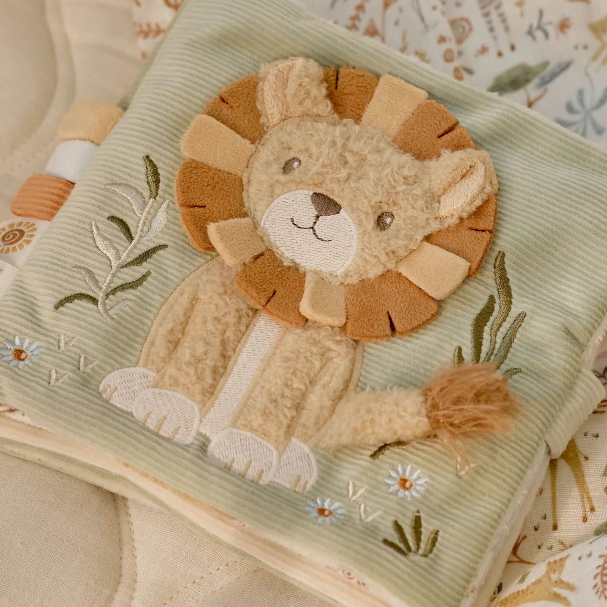 Little Dutch, Soft Activity Book, safari