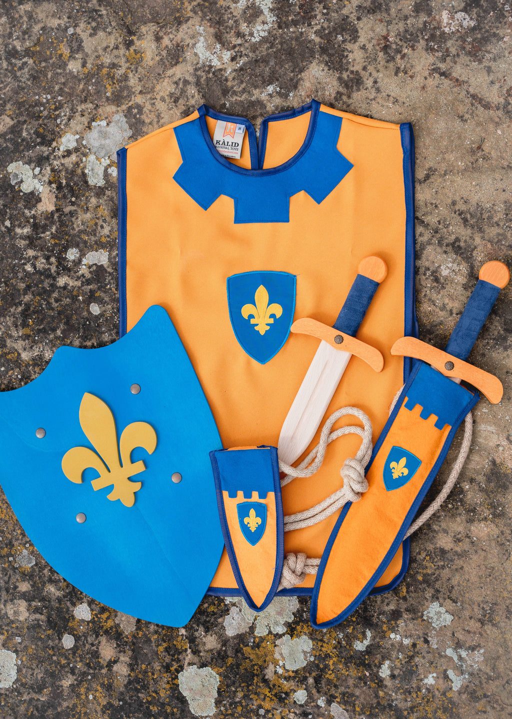 KAMELOT TABARD YELLOW AND  LIZ FLOWER - ST822, ST823, ST824: M: 5-8 YEARS OLD