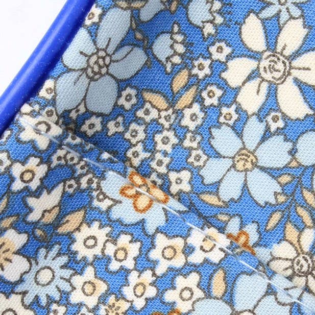 Floral print purse with shoulder strap 10x8cm