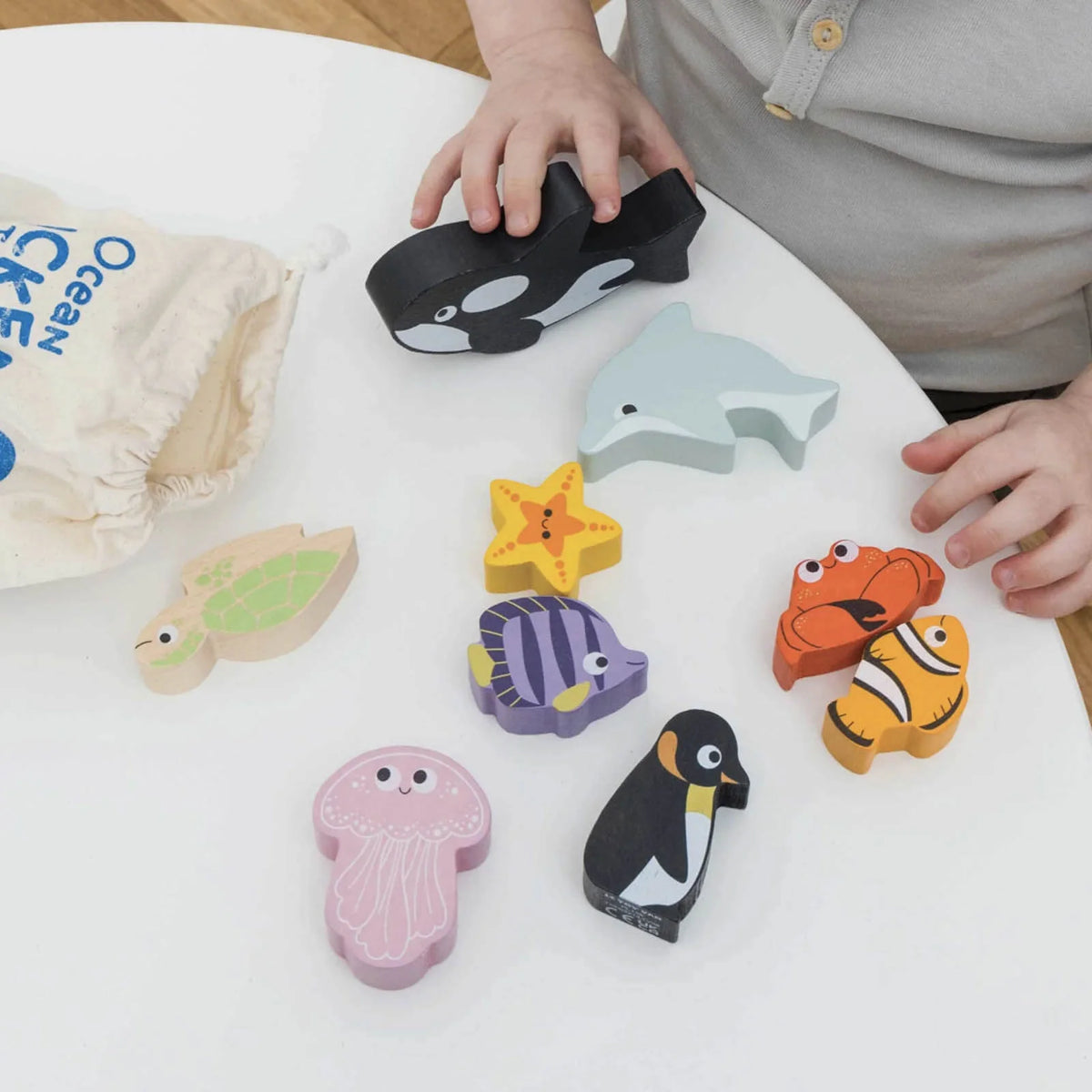 Le Toy Van, Ocean Stacking Animas & Bag