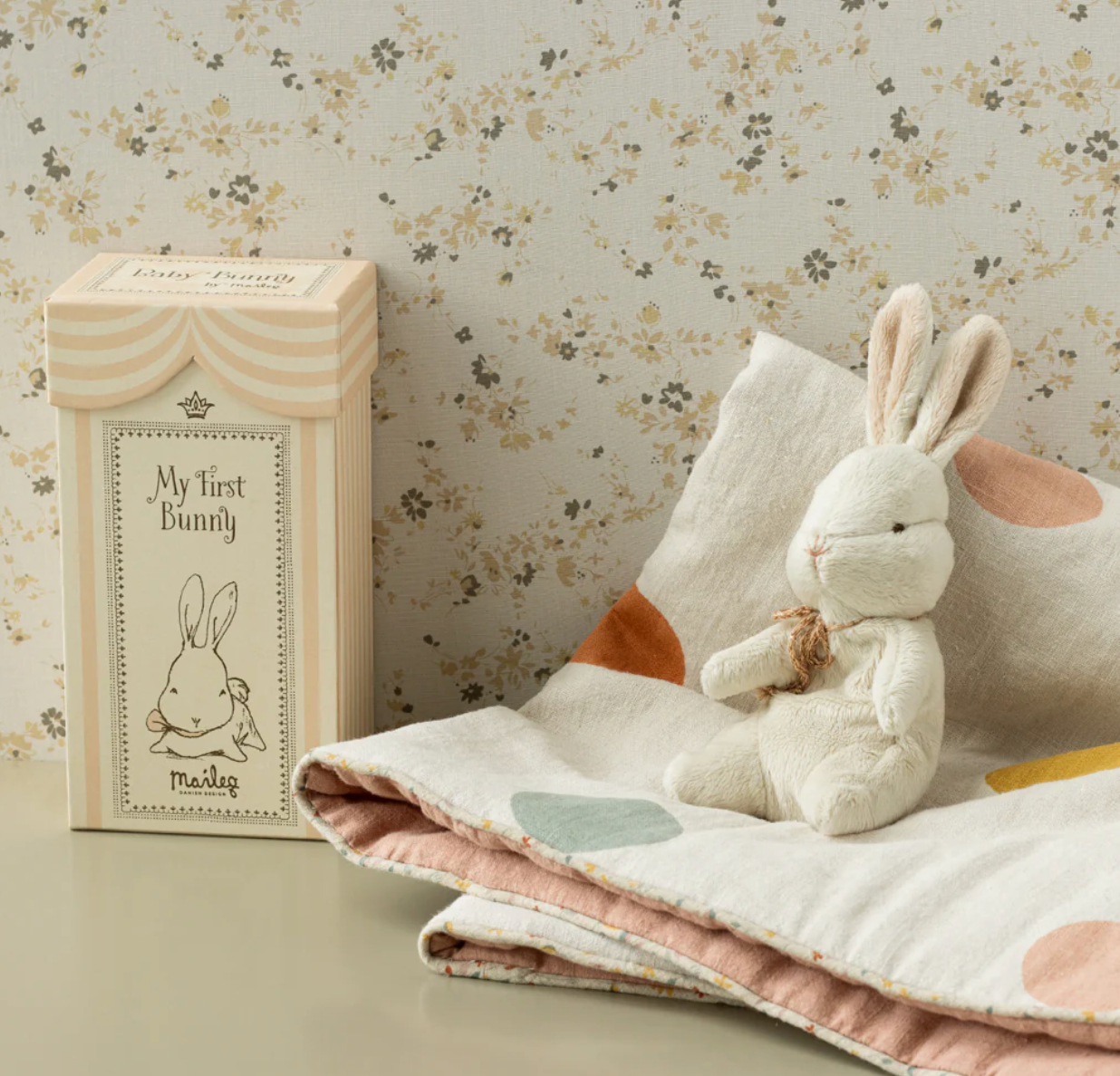 Maileg My First Bunny-off white