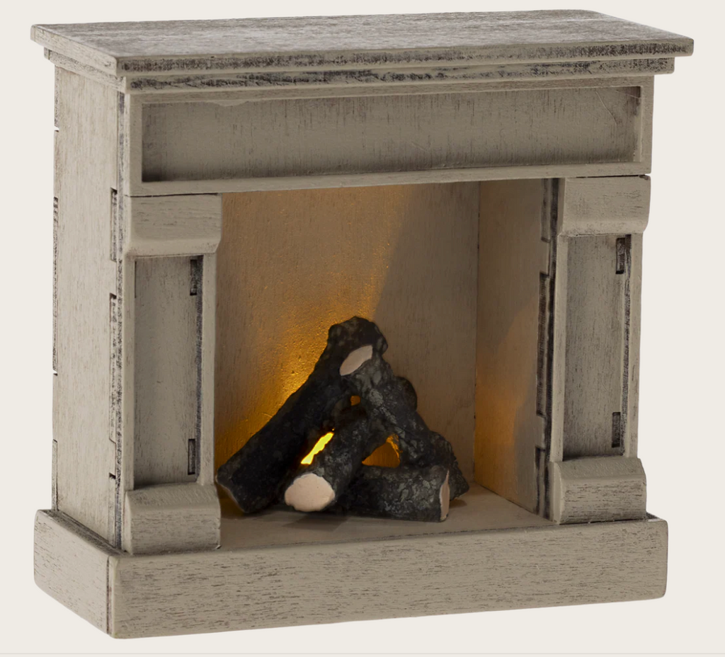 Maileg Fireplace for mouse in off white