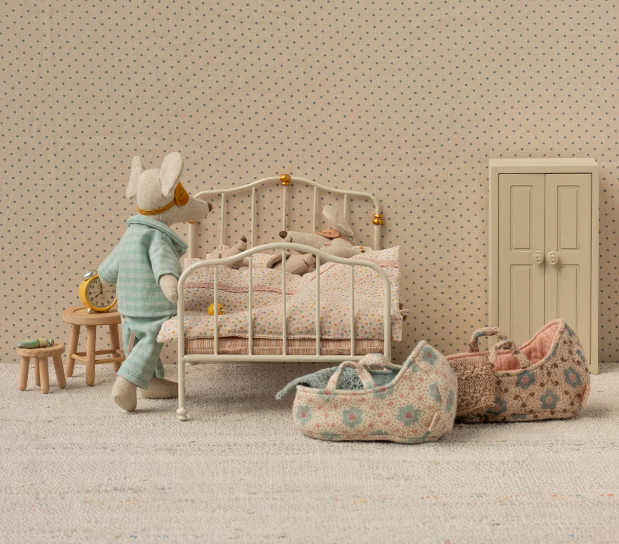 Maileg Vintage Bed For Mouse in Off White
