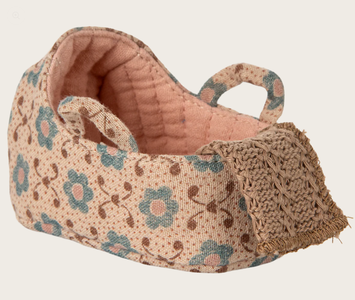 Maileg Carrycot for baby mouse