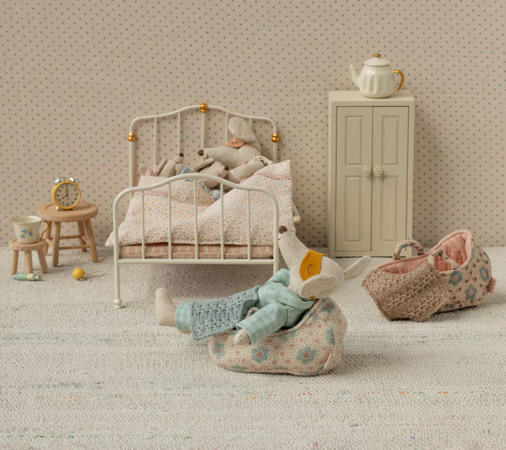 Maileg Carrycot for baby mouse