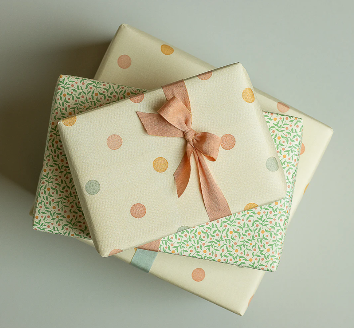 Maileg Gift Wrap  multi dot
