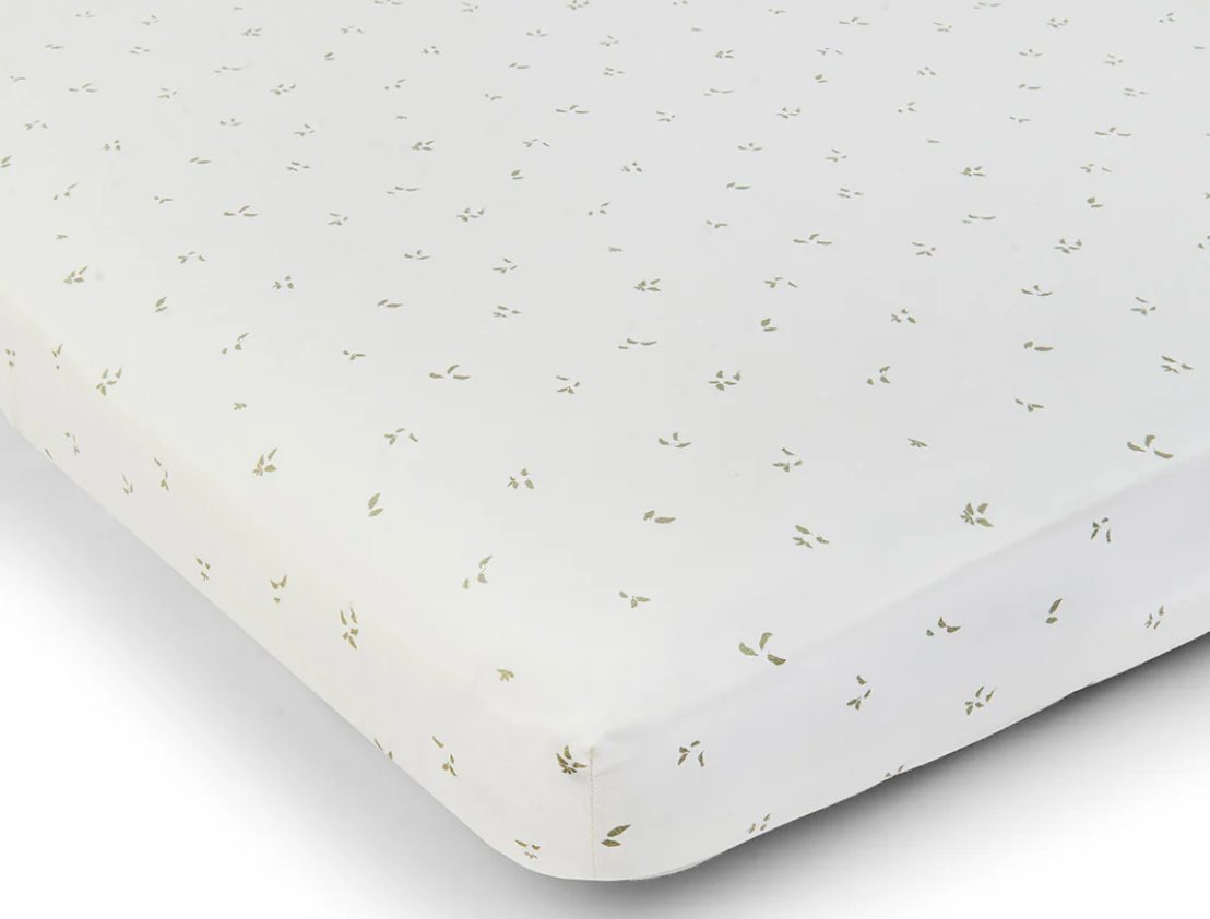 Avery Row, combed fitted sheet- nettle scatter