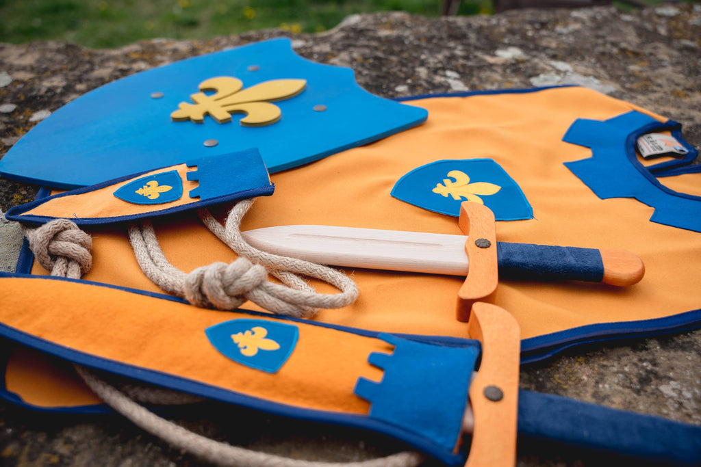 KAMELOT TABARD YELLOW AND  LIZ FLOWER - ST822, ST823, ST824: M: 5-8 YEARS OLD